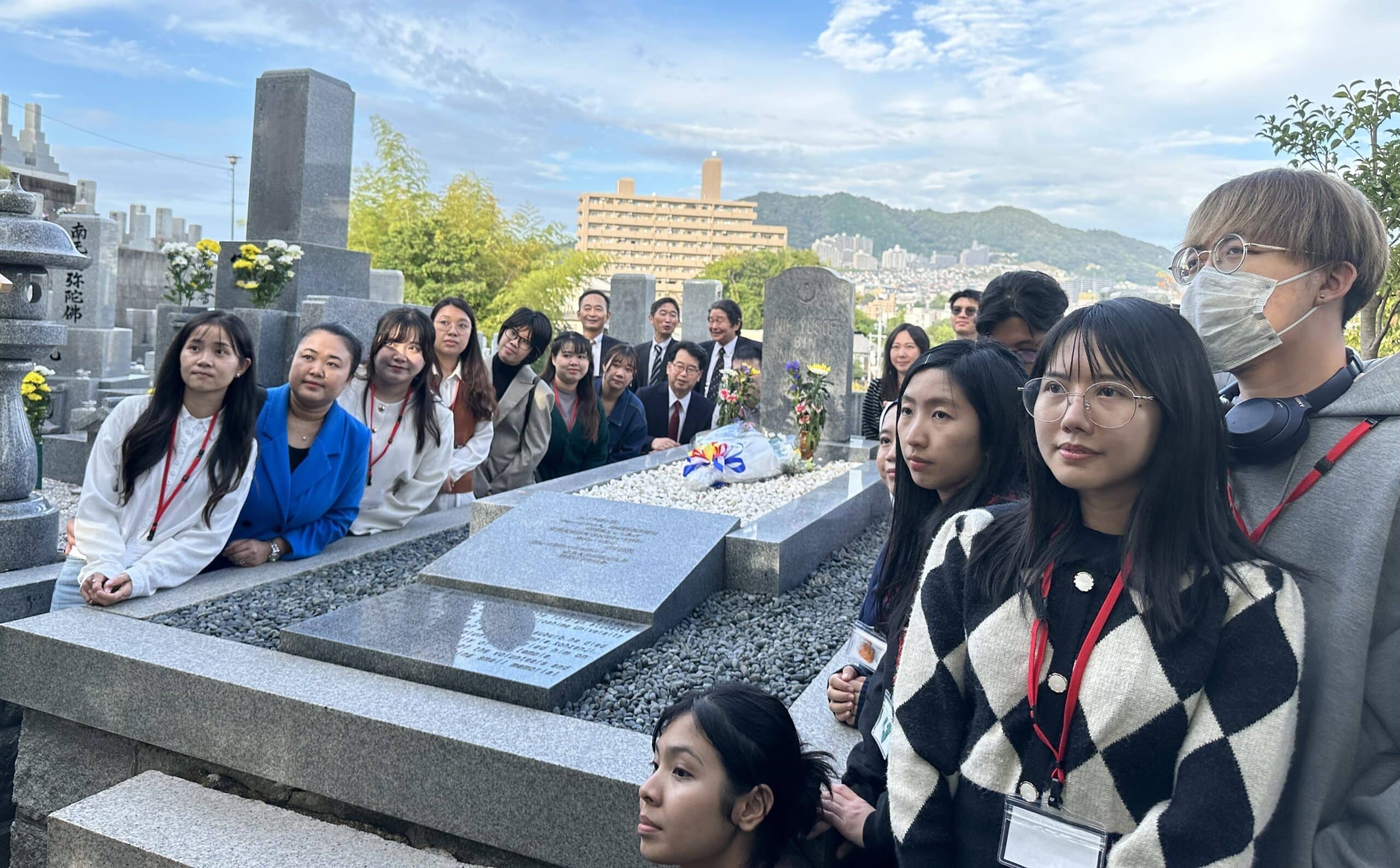 2024年10月アスジャ事業「地方産業文化体験」ニック・ユソフさん墓参＠光禅寺